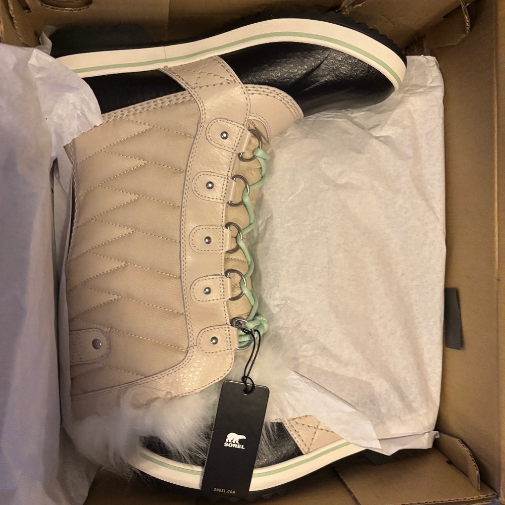 Women’s sorel brand new never worn snow boots